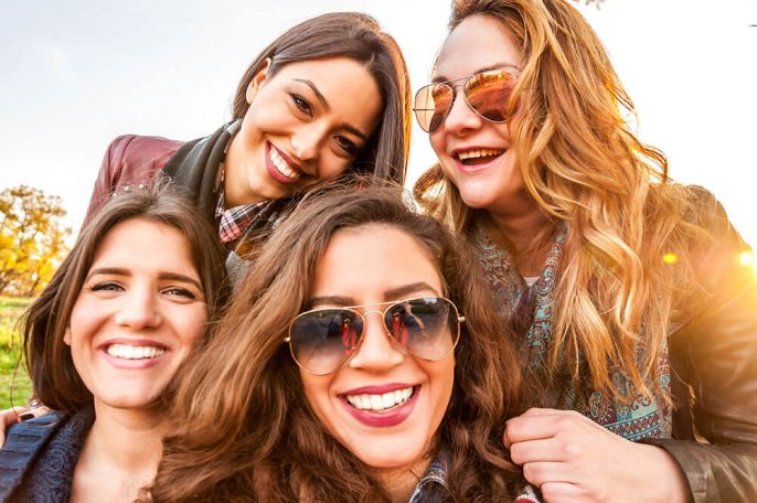 group-of-friends-selfie